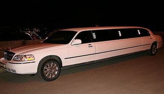 Свадебный лимузин Lincoln Limousine Towncar № J2646, белый