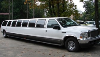 Свадебный лимузин Ford Excursion № П2682, белый
