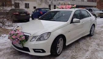 Машина на свадьбу Mercedes-Benz W212 № А4289, белый