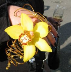 Аксессуар из цветов D2717