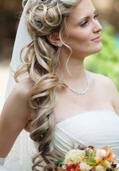 Прическа на свадьбу Л13066 - Стилист-визажист Любовь Букетова