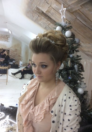 Свадебная прическа Высокий пучок (Е18701) - Стилист-визажист Елена Короткова