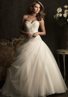 Свадебное платье 8901-P22014. С пышной юбкой, длинное без шлейфа.