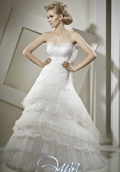 Свадебное платье L22302. С пышной юбкой, длинное без шлейфа.