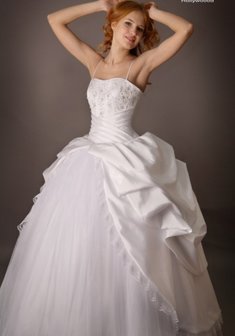 Свадебное платье P22380. С пышной юбкой, длинное без шлейфа.