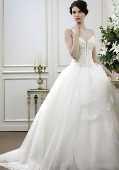 Свадебное платье M22461. С пышной юбкой, длинное со шлейфом.