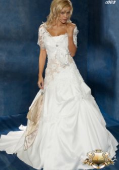 Свадебное платье Britany-K22904. А-силуэт, длинное со шлейфом.