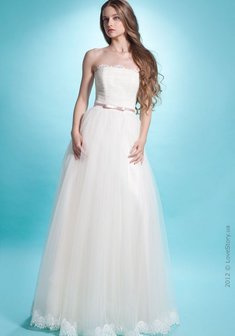 Свадебное платье Валентина-К23362. А-силуэт, длинное без шлейфа.