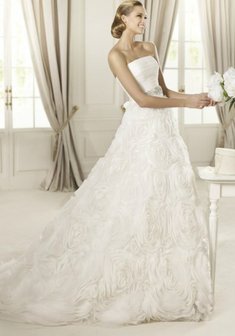 Свадебное платье DORIS-M24185. А-силуэт, длинное со шлейфом.