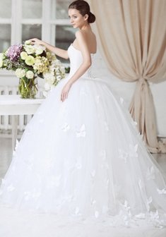 Свадебное платье Экзотика-M24203. С пышной юбкой, длинное без шлейфа.