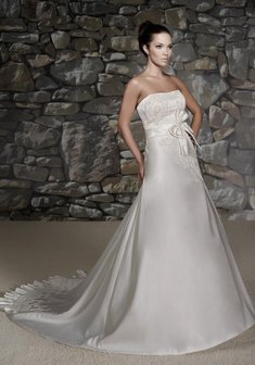 Свадебное платье 70100-L30266. А-силуэт, длинное со шлейфом.